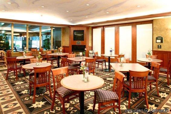 Holiday Inn Express Vancouver North By Ihg Restaurant foto