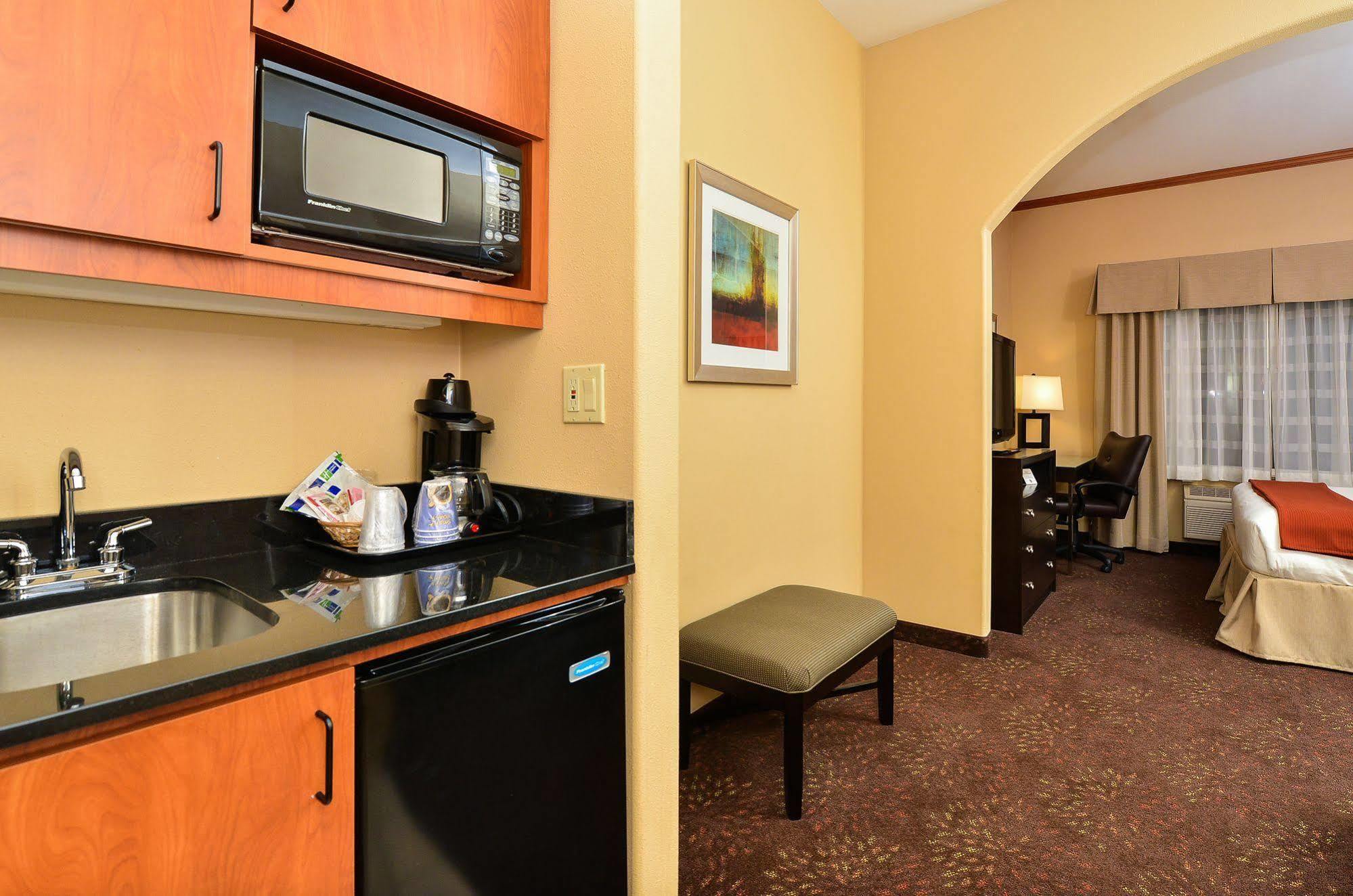 Holiday Inn Express Vancouver North By Ihg Exterior foto